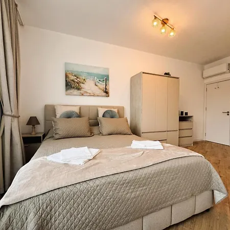 1br | Sea Pine Boutique